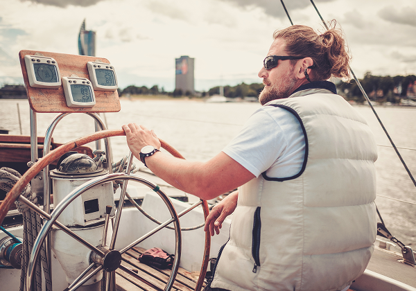 portrait-of-labrador-running-to-the-camera-with-se-2023-11-27-04-55-08-utc 1